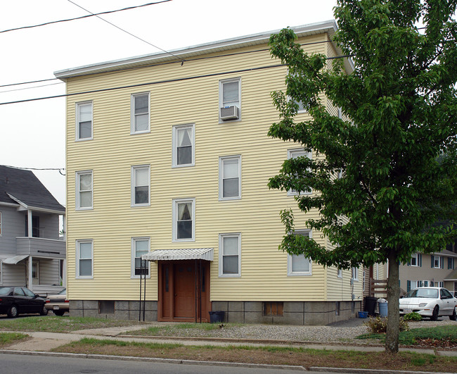 268 Hampden St in Chicopee, MA - Building Photo - Building Photo