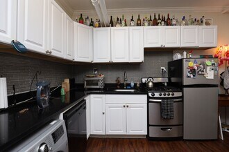 2120 N Dayton St, Unit J08P in Chicago, IL - Building Photo - Building Photo