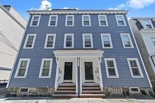 174 Bowen St, Unit 1 in Boston, MA - Building Photo