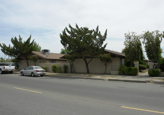 101 Kings Ave in Chowchilla, CA - Foto de edificio - Building Photo