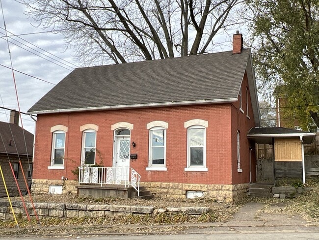 property at 621 E 24th St