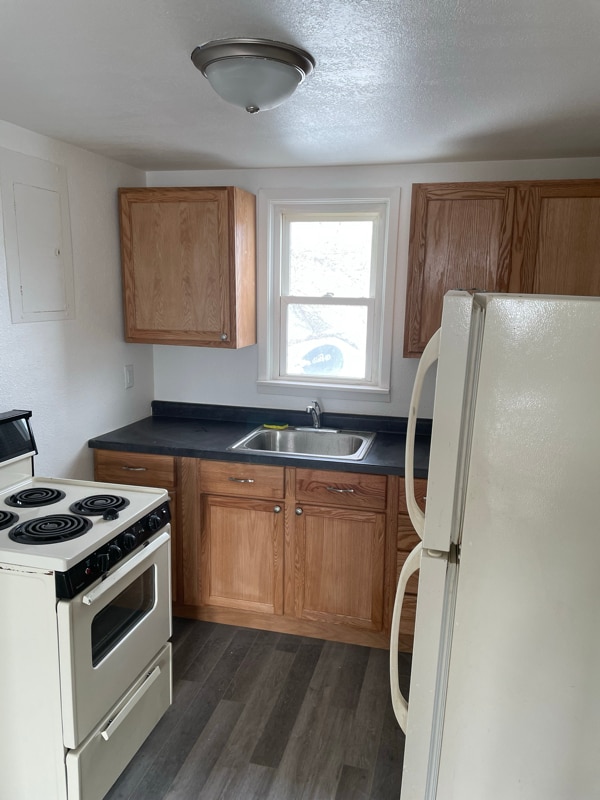 215 W 2nd St, Unit 3 in Spencer, IA - Foto de edificio - Building Photo