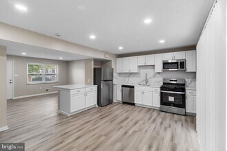 614 Gibson Rd in Baltimore, MD - Foto de edificio - Building Photo