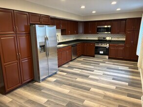 127 Hickory Rd in Oakwood Hills, IL - Building Photo - Building Photo