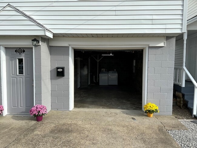 2802 10th Ave in Vienna, WV - Building Photo - Building Photo