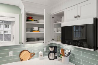 5 Calebs Ln, Unit Studio Apartment in Rockport, MA - Building Photo - Building Photo