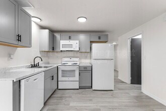 1810 S Cleveland Ave in Sioux Falls, SD - Building Photo - Building Photo