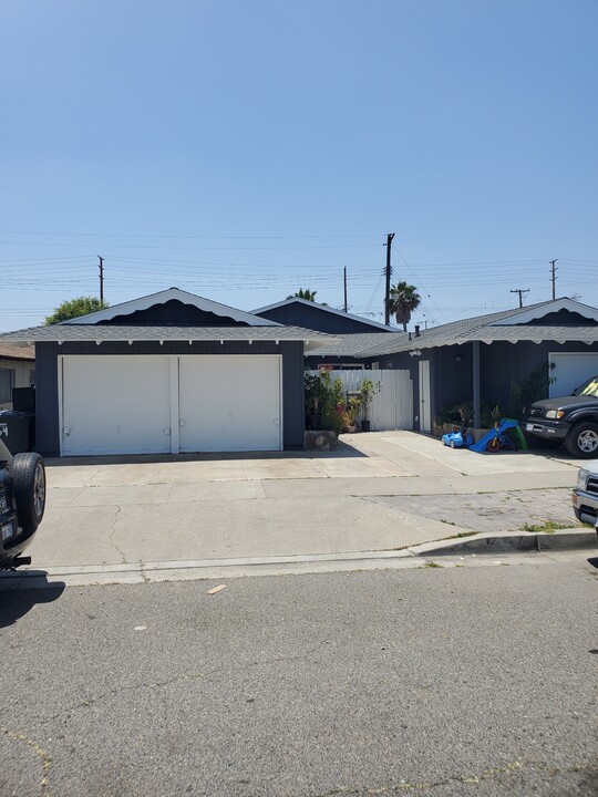 482 N Oak St in Orange, CA - Building Photo