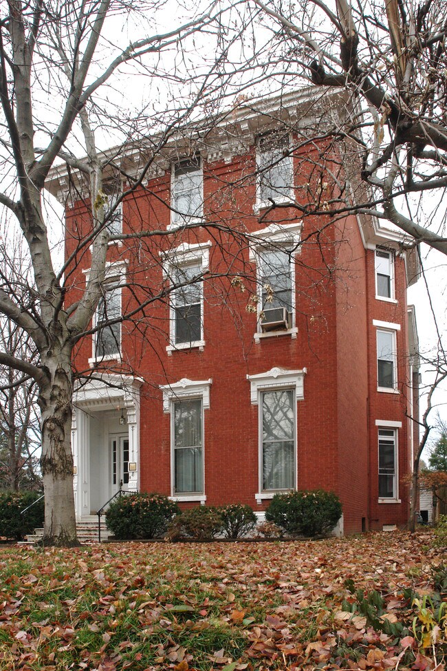 1731 Edenside Ave in Louisville, KY - Foto de edificio - Building Photo