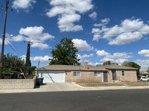 309 Griffiths St in Bakersfield, CA - Building Photo - Building Photo