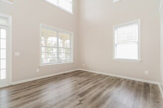 361 Southgate Dr in Locust Grove, GA - Foto de edificio - Building Photo