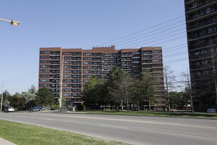 Cogir-Woodview Place in Mississauga, ON - Building Photo