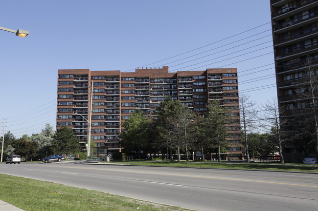 Cogir-Woodview Place in Mississauga, ON - Building Photo - Primary Photo