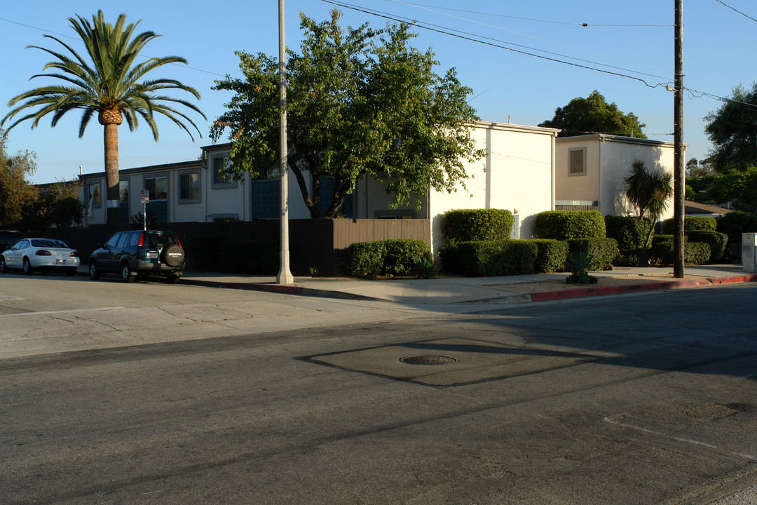 550 E De La Guerra St in Santa Barbara, CA - Building Photo