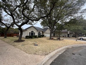 5340 Moon Shadow Dr in Austin, TX - Building Photo - Building Photo