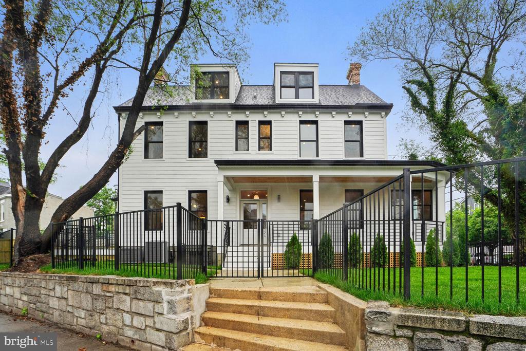 3901 New Hampshire Ave NW in Washington, DC - Building Photo