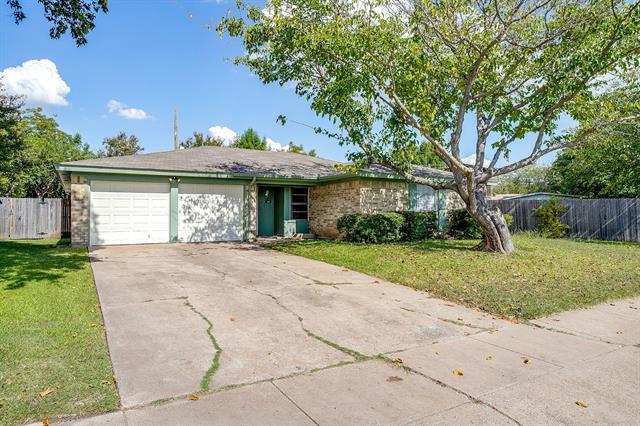 232 Linda Dr in Burleson, TX - Building Photo - Building Photo