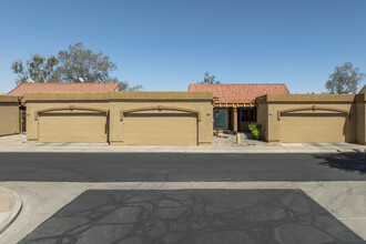 River Run Townhomes in Tempe, AZ - Foto de edificio - Building Photo