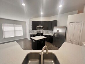 3930 Lakeside Reserve Ln in Lockhart, FL - Building Photo - Building Photo