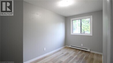1200 Courtland Ave E in Kitchener, ON - Building Photo - Building Photo