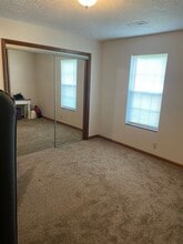 1055 W 10th St, Unit 1055 in Jasper, IN - Building Photo - Building Photo