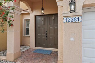 12381 SW 125th Terrace, Unit 4 Montgomery Ave in Miami, FL - Building Photo - Building Photo