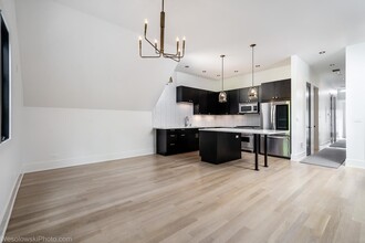2041 W Cuyler Ave in Chicago, IL - Building Photo - Building Photo