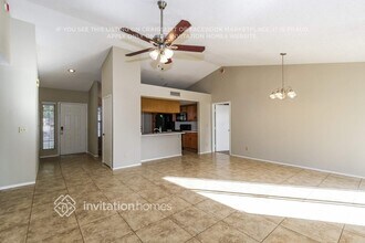 8833 W Windsor Ave in Phoenix, AZ - Foto de edificio - Building Photo