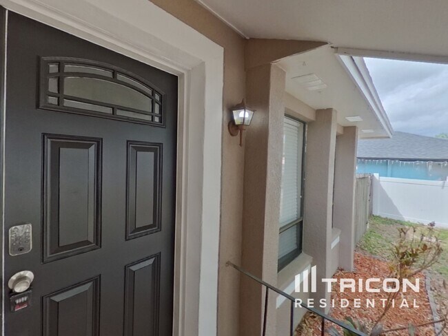 5569 Pentail Cir in Tampa, FL - Foto de edificio - Building Photo