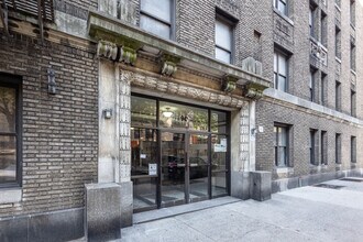 90 Pinehurst Ave in New York, NY - Building Photo - Building Photo