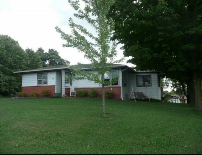 property at 118 Chanticleer Ln NE