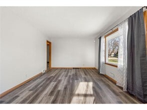 7616 Xerxes Ave S in Edina, MN - Building Photo - Building Photo