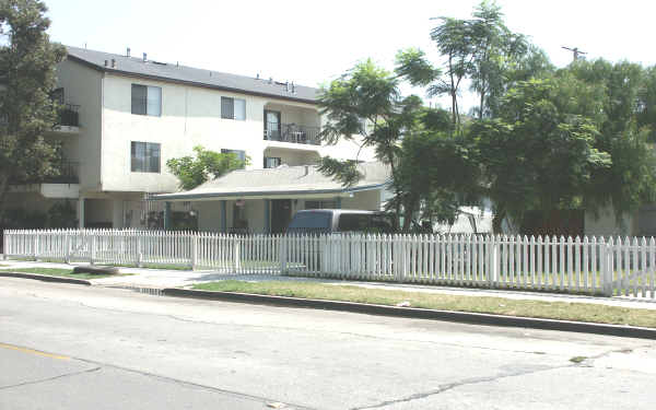 1132-1138 Junipero Ave in Long Beach, CA - Building Photo - Building Photo