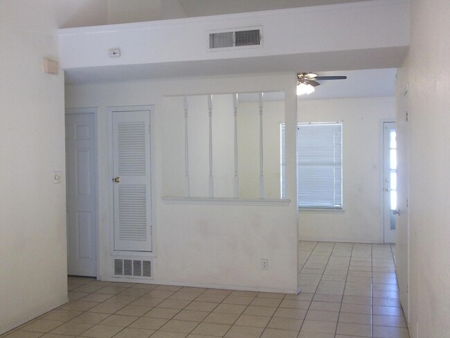 225 Cutlass Dr, Unit 2001-201 in El Paso, TX - Building Photo - Building Photo