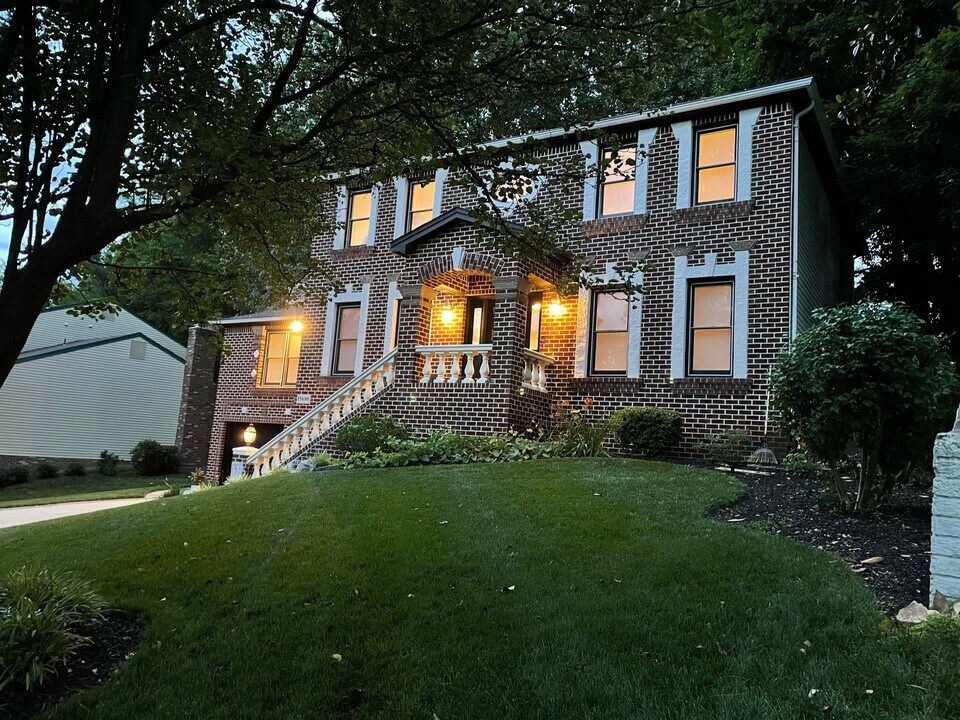 15690 Pike Trail in Montclair, VA - Building Photo