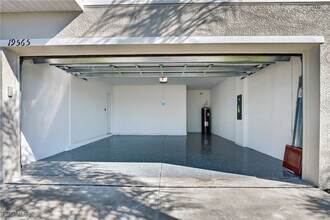 19525 Fairhill Ct in Lehigh Acres, FL - Building Photo - Building Photo