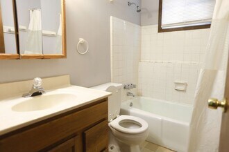 2037 Andrew St SE in Kentwood, MI - Building Photo - Building Photo