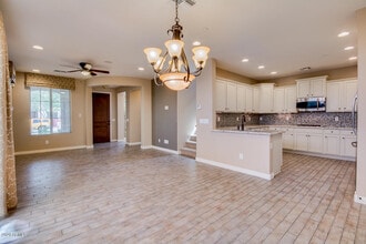 9111 W Meadow Dr in Peoria, AZ - Building Photo - Building Photo