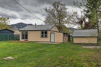 2146 W Central Ave in Missoula, MT - Building Photo - Building Photo