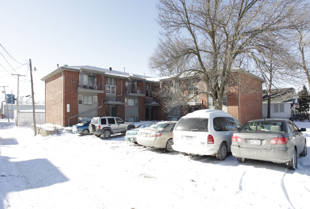 Rue Charles Apartments in Omaha, NE - Building Photo