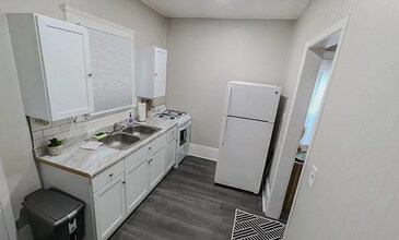 10415-10415 Bernard Ave in Cleveland, OH - Building Photo - Building Photo