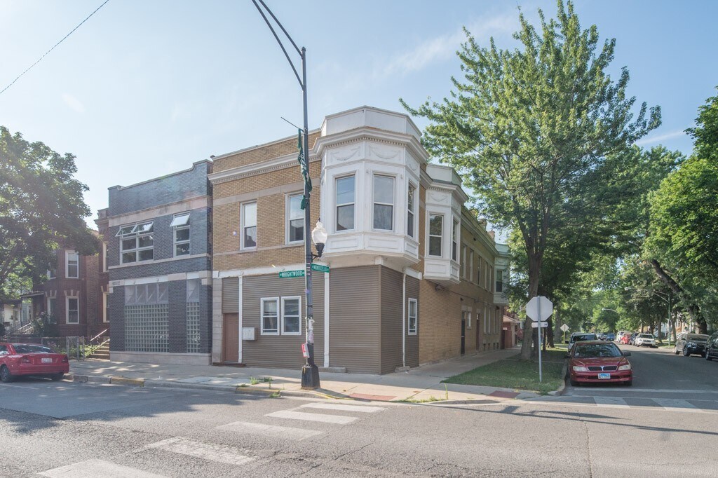 3625 W Wrightwood Ave in Chicago, IL - Building Photo