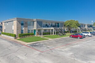 The Park at Aviano in Baytown, TX - Building Photo