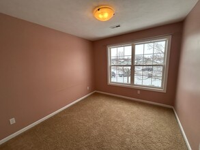 1020 Katra Ln in Holland, MI - Foto de edificio - Building Photo