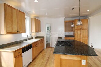 68 4th St in Dover, NH - Building Photo - Building Photo