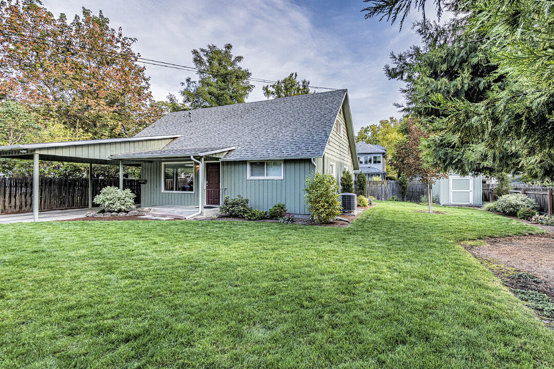 126 Newell Street in Walla Walla, WA - Building Photo