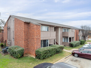 Cherry Creek Crossing Apartments in Austin, TX - Building Photo - Building Photo