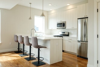 Everett St. Apartments in Allston, MA - Foto de edificio - Building Photo