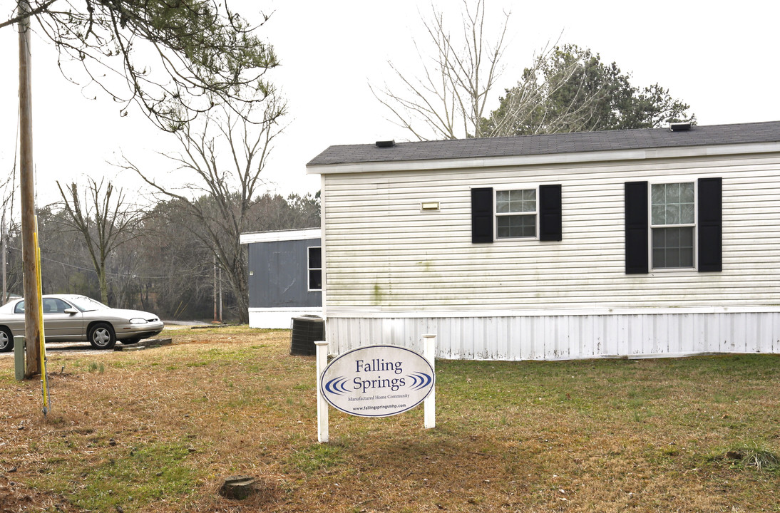 8 Falling Springs Ln in Ringgold, GA - Building Photo