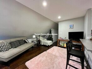 19 Dorset St, Unit 3 in Boston, MA - Building Photo - Building Photo